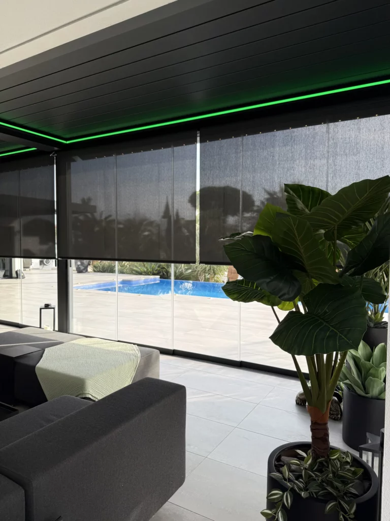 Cortinas enrollables Bandalux motorizadas en Empuriabrava